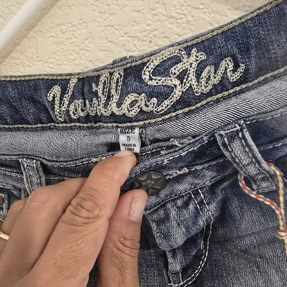 Vanilla Star denim shorts w/ lace trim – Size 5 - Picture 4 of 6